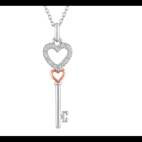 Jewelry - ❗️LAST DAY 5/25❗️ (925) DIAMOND LOVE KEY NECKLACE